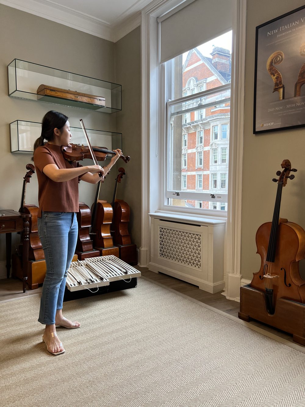 Iris Lin playing the violin